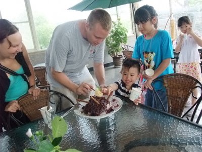 Teaching English and Living in Taiwan Jobs Available 教學工作, Z.O.E Childrens' World Damshui/peitou Native english teacher wanted image