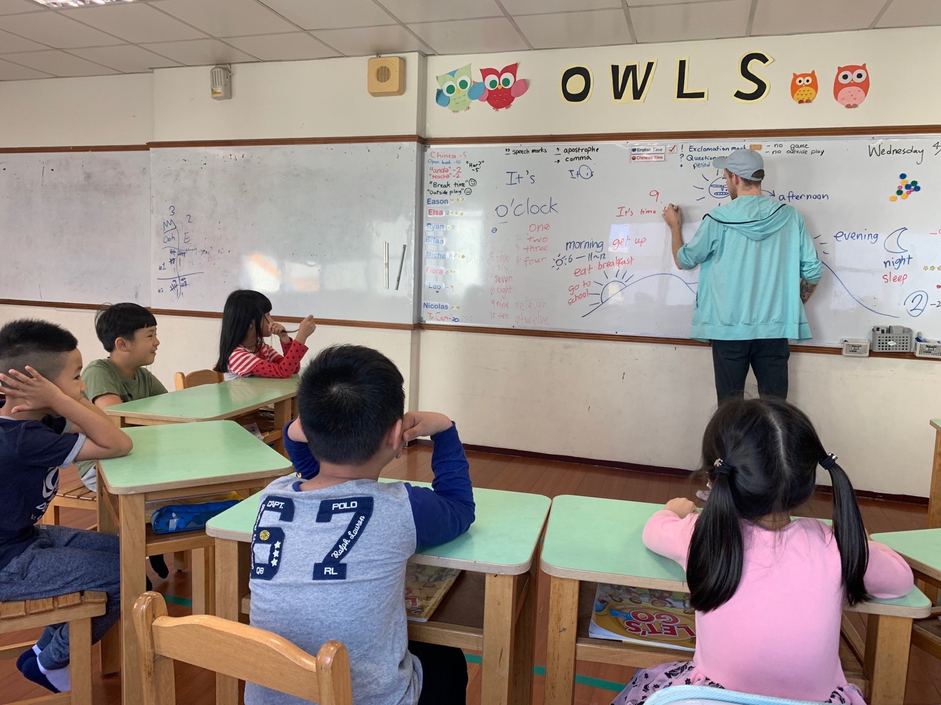 Teaching English and Living in Taiwan, Full-Time Job image