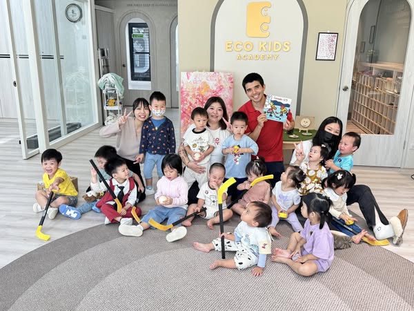 Click to see more image. Teaching English and Living in Taiwan Jobs Available 教學工作, Eco Kids Academy Eco Kids Academy English Teacher image