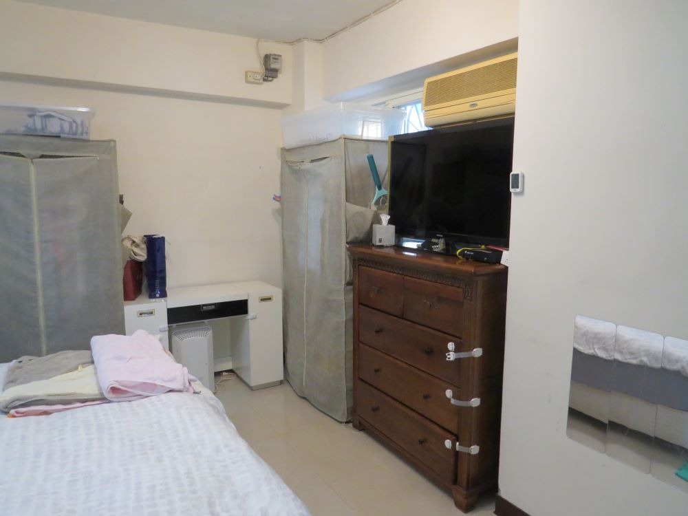 Teaching English and Living in Taiwan Apartments to Share, 2 Nice suite for rent ( short term lease acceptable) image