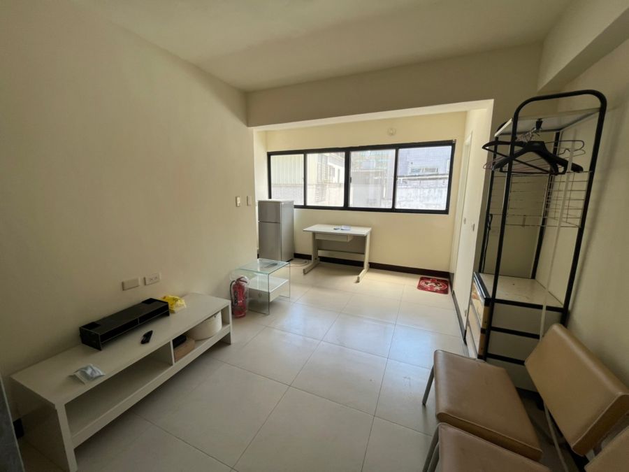 Teaching English and Living in Taiwan Apartments to Share, {RENTED} MRT Guting Green Line and Orange Line Nice Large Suite easy to NTU, NTUST, NTNU, NTUT image