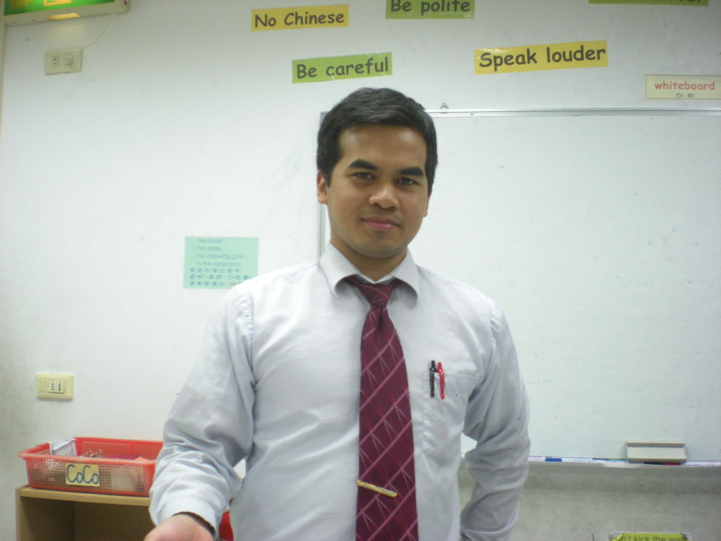 Teaching English and Living in Taiwan, US Tutor Available image